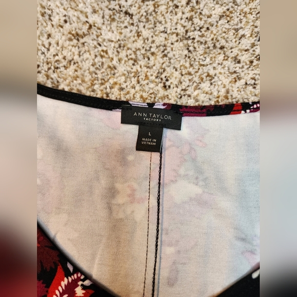 Ann Taylor Factory Women Stretch Ponte v neck 3/4 sleeves Lg - Picture 2 of 5